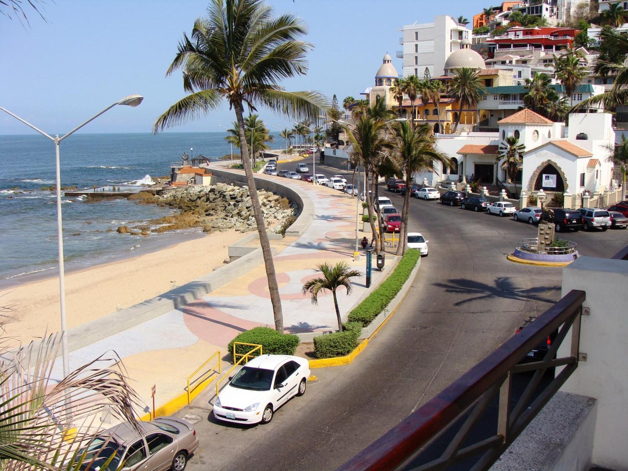 Hotel La Siesta Malecon Mazatlan Bagian luar foto