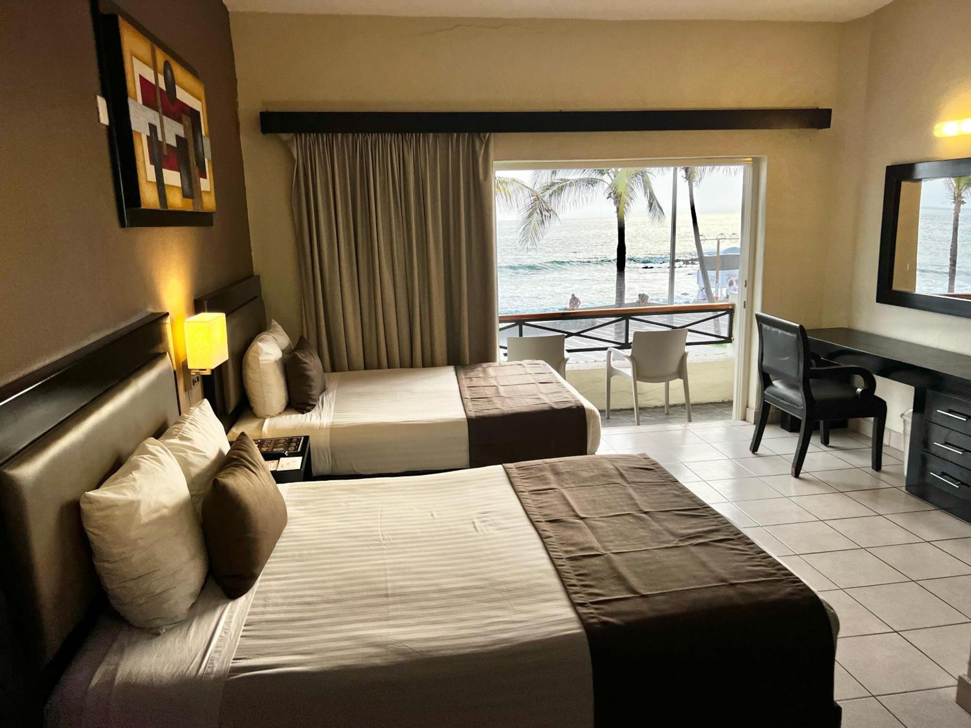 Hotel La Siesta Malecon Mazatlan Ruang foto