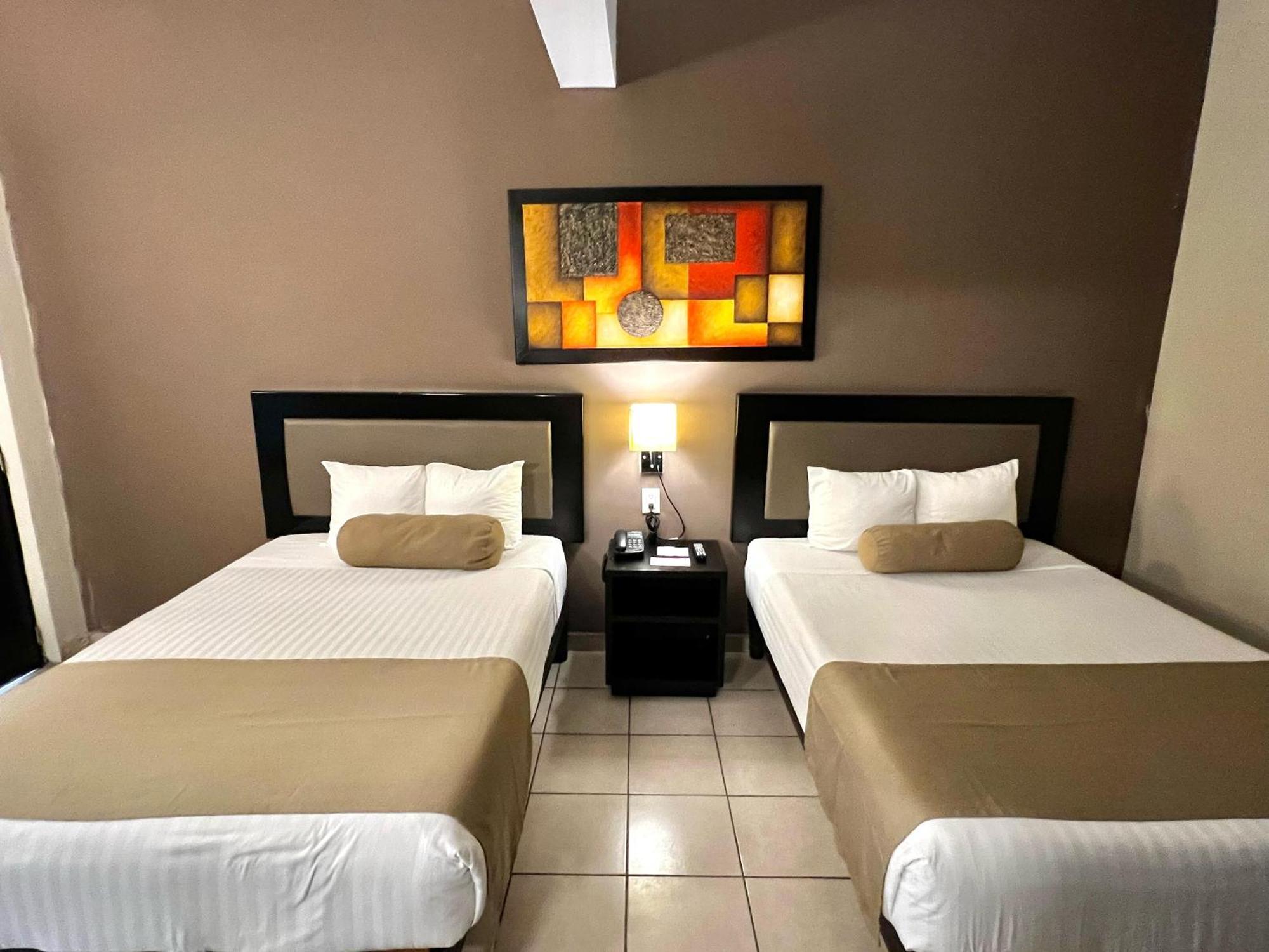 Hotel La Siesta Malecon Mazatlan Ruang foto