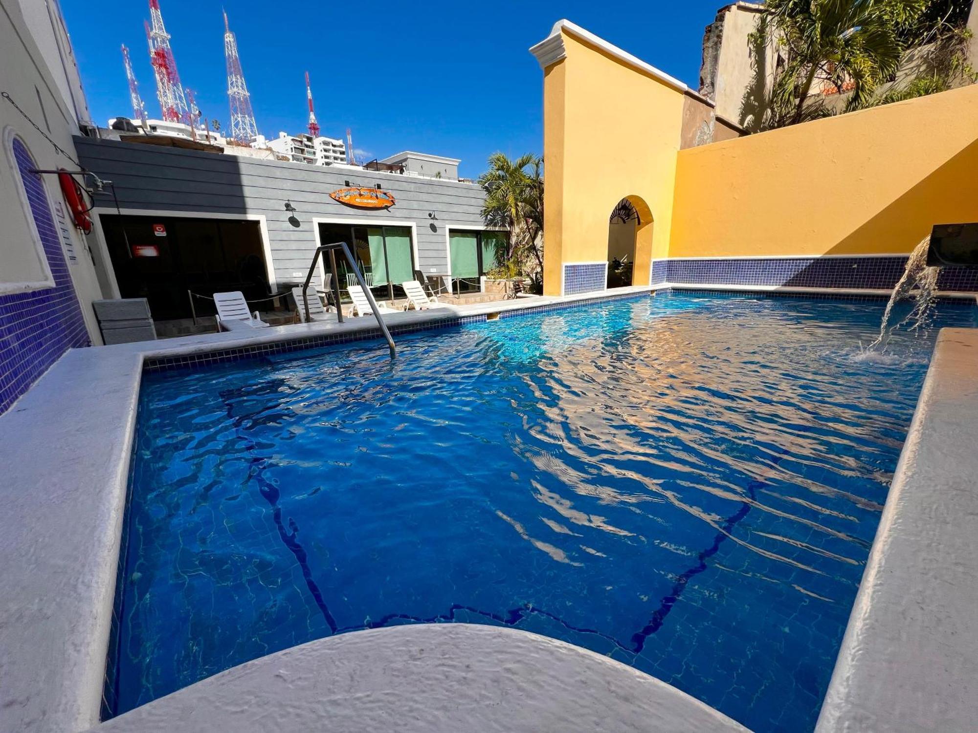 Hotel La Siesta Malecon Mazatlan Bagian luar foto
