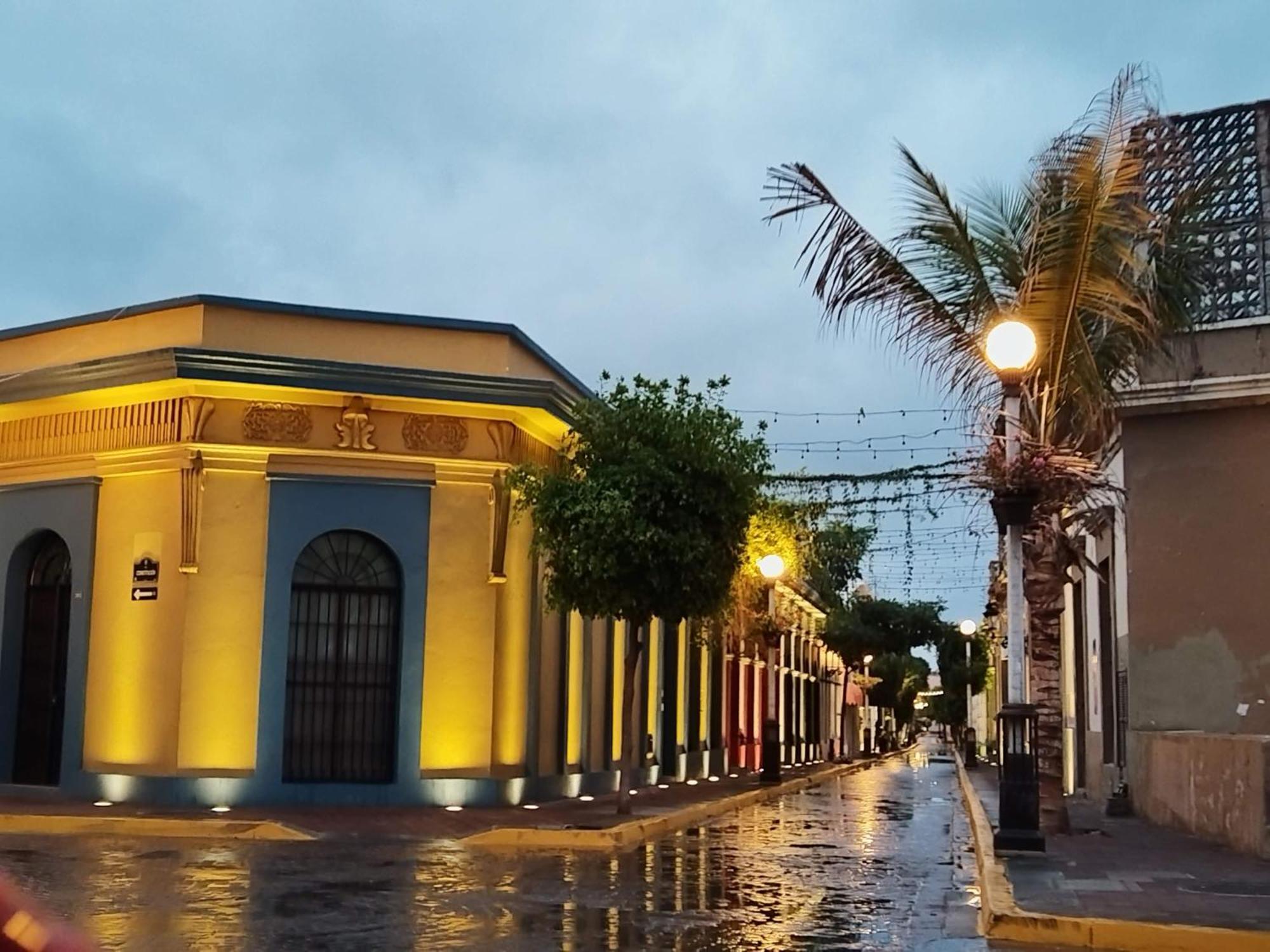 Hotel La Siesta Malecon Mazatlan Bagian luar foto