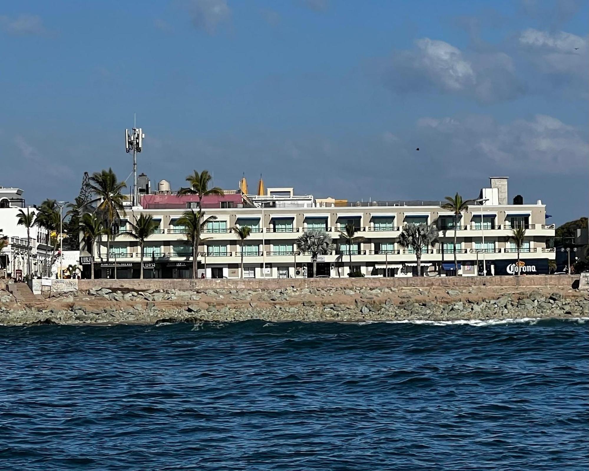 Hotel La Siesta Malecon Mazatlan Bagian luar foto