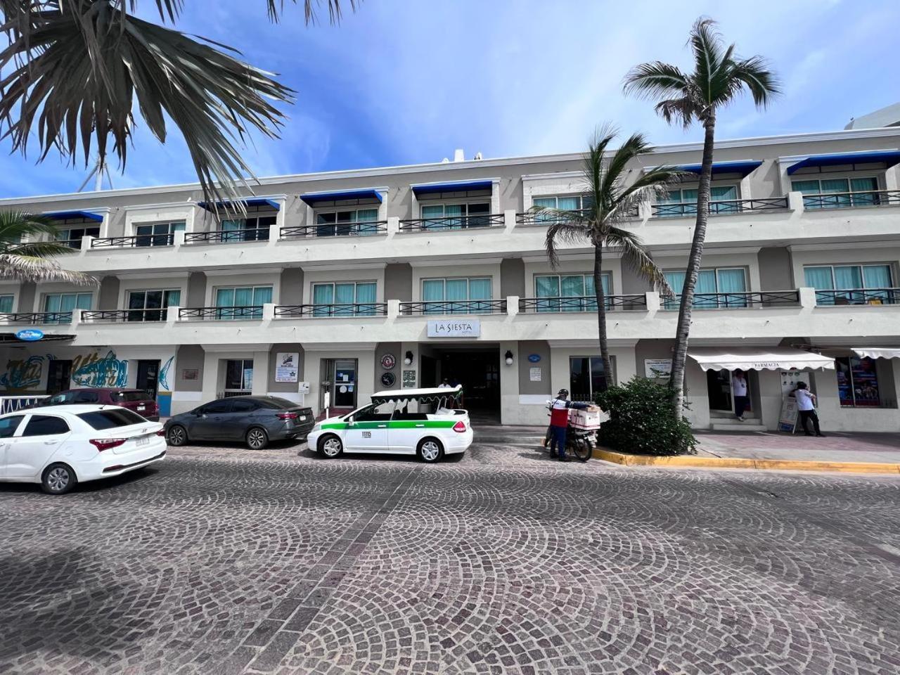 Hotel La Siesta Malecon Mazatlan Bagian luar foto
